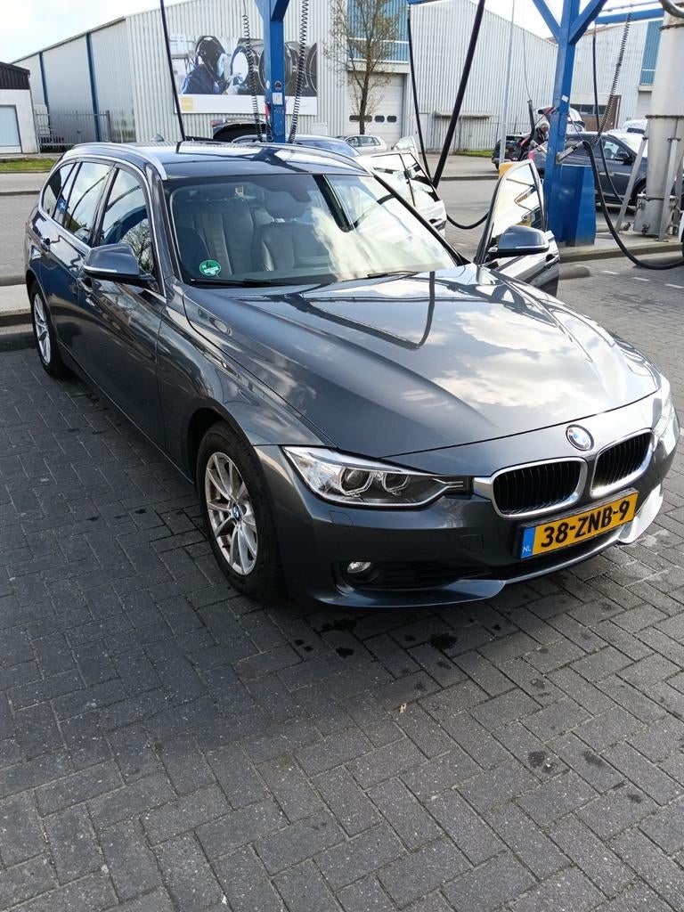BMW 3-Serie 2.0 320I Touring 2013 Grijs, Auto's, BMW, 183 pk, Achterwielaandrijving, 1440 kg, Zwart