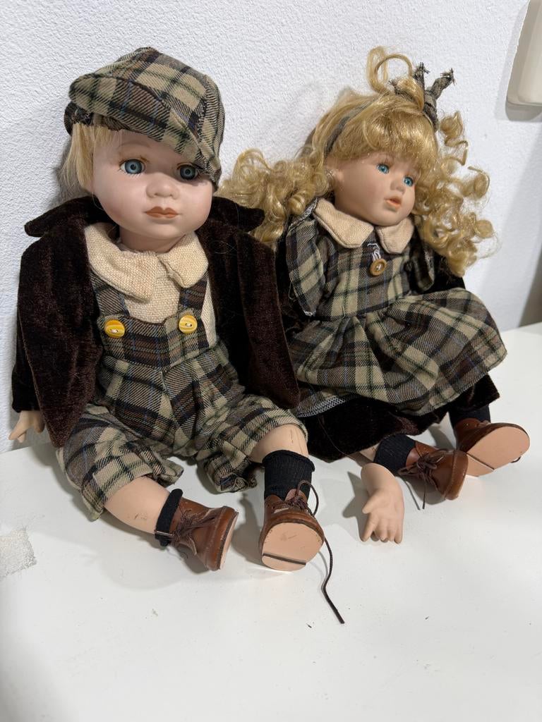 Vintage porseleinen poppenpaar - jongen en meisje, Ophalen of Verzenden, Gebruikt, Overige typen