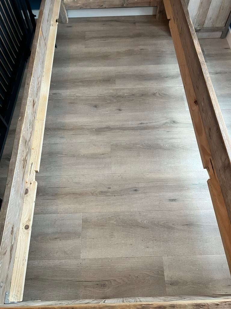Steigerhouten eenpersoonsbed met hoofdbord, Ophalen, Gebruikt, 90 cm, Eenpersoons