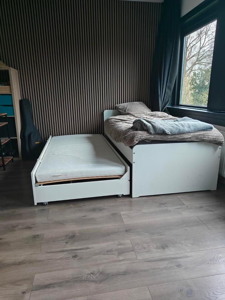Gebruikt bed met nog een uitschuif bed en Laden's, Ophalen of Verzenden