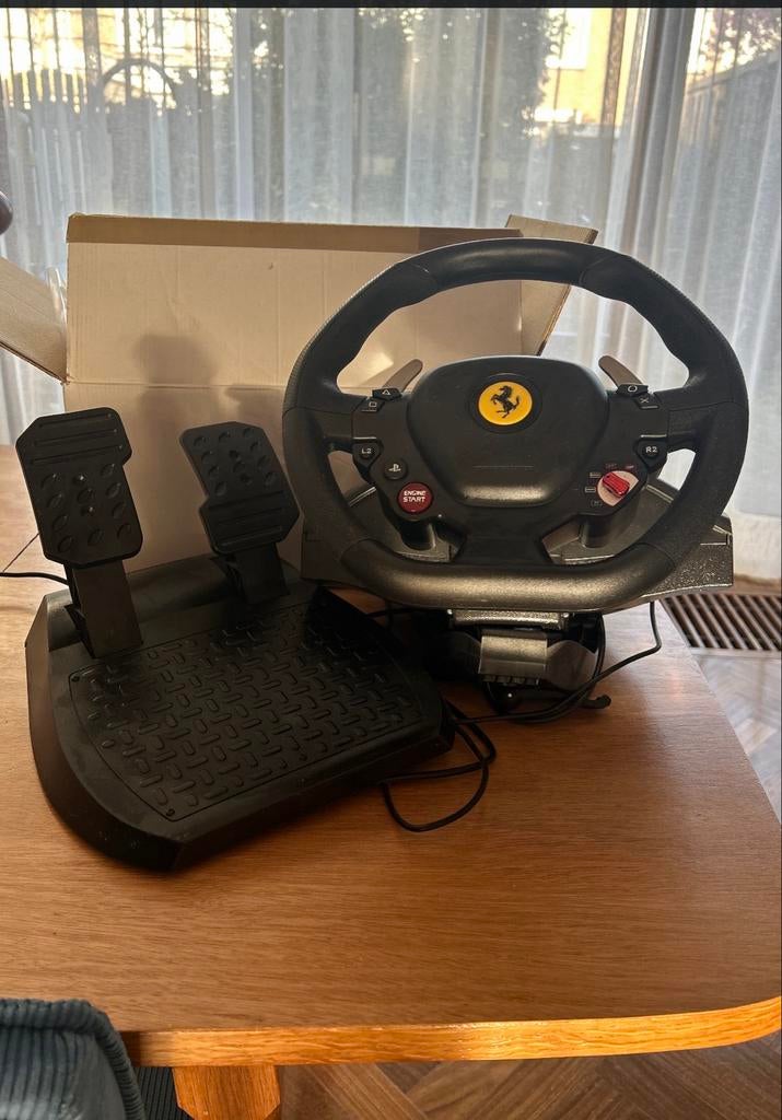 Race stuur Thrustmaster T80 Ferrari voor PS4/PS5 en PC, Ophalen of Verzenden, Gebruikt, Controller, Sony PlayStation