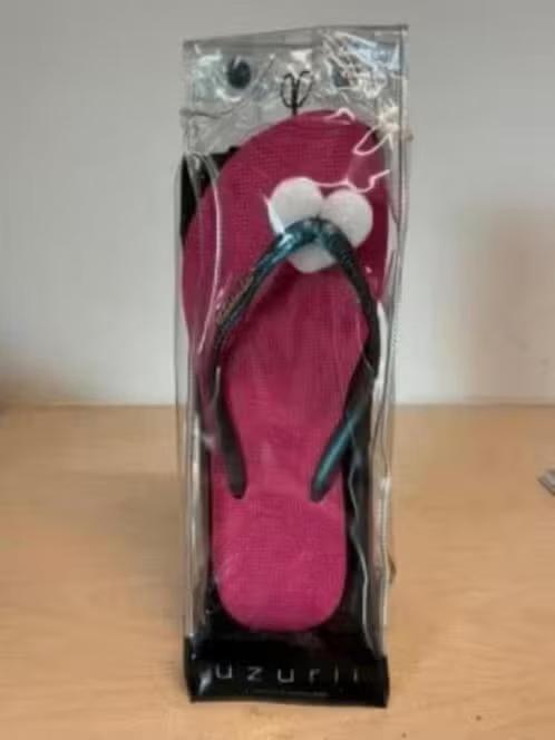 NIEUW! Uzurii original pink maat 41/42 €20,99, Kleding | Dames, Schoenen, Nieuw, Slippers, Roze, Ophalen of Verzenden