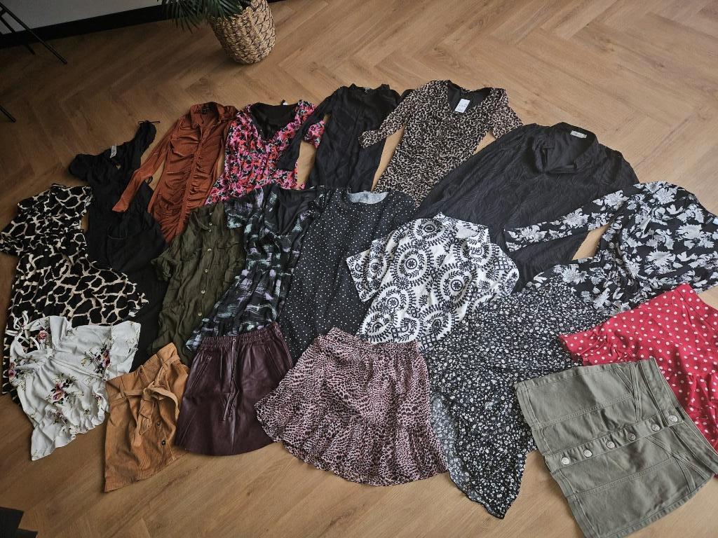 20 kledingstukken jurken rokjes jumpsuits, Overige kleuren, Ophalen of Verzenden, Gedragen, Onder de knie