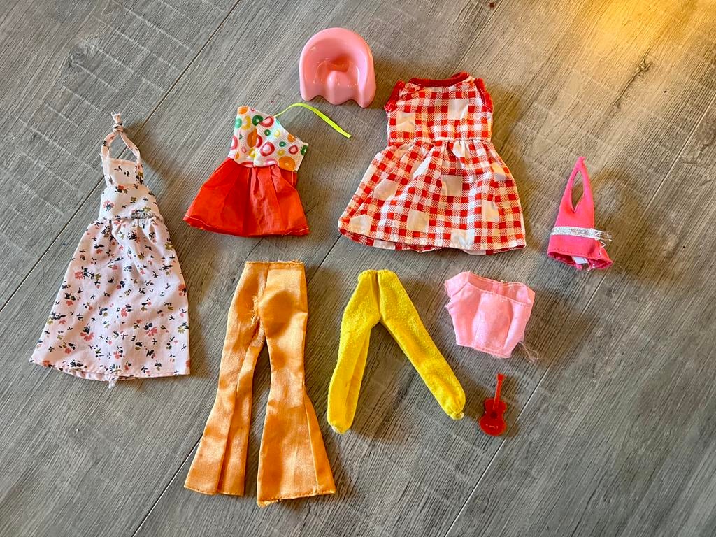 Vintage retro Barbie Sindy Fleur barbiekleertjes kleren spul, Verzamelen, Ophalen of Verzenden, Gebruikt, Kleertjes
