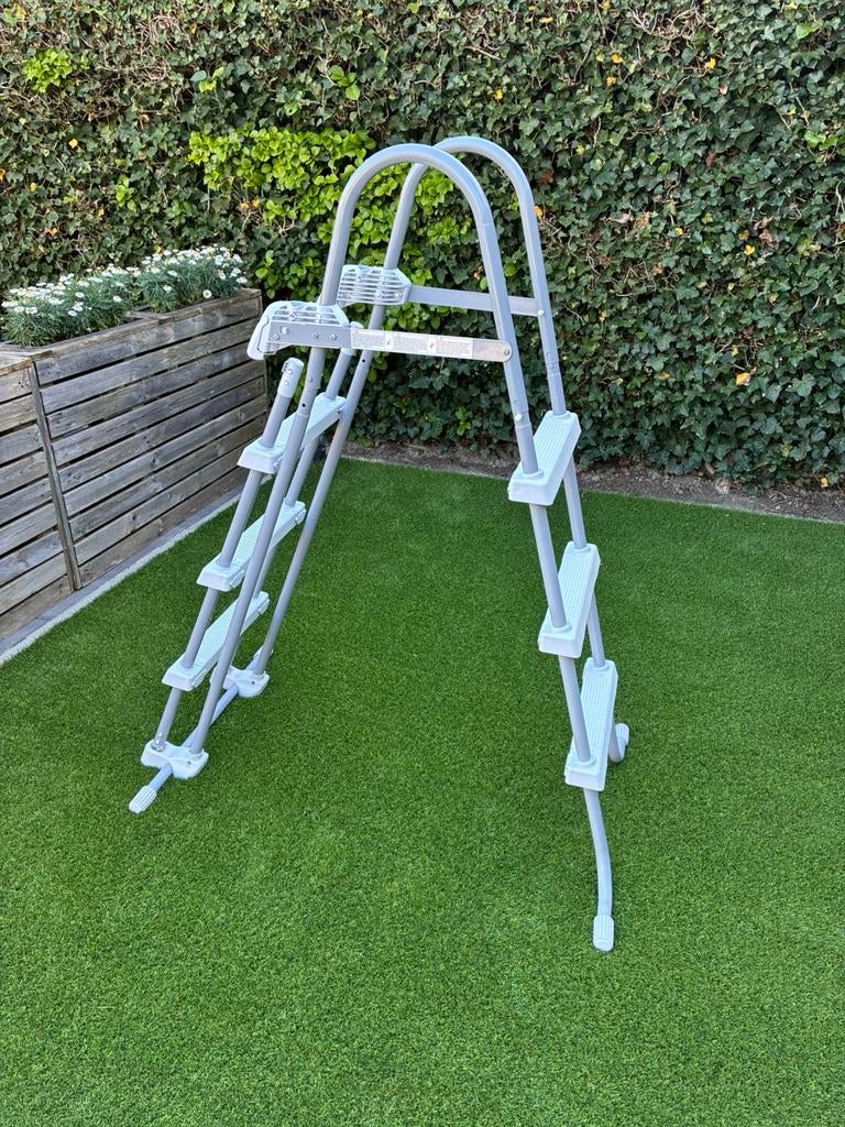 Zwembadtrap, Tuin en Terras, Zwembad-toebehoren, Ophalen, Gebruikt, Ladder