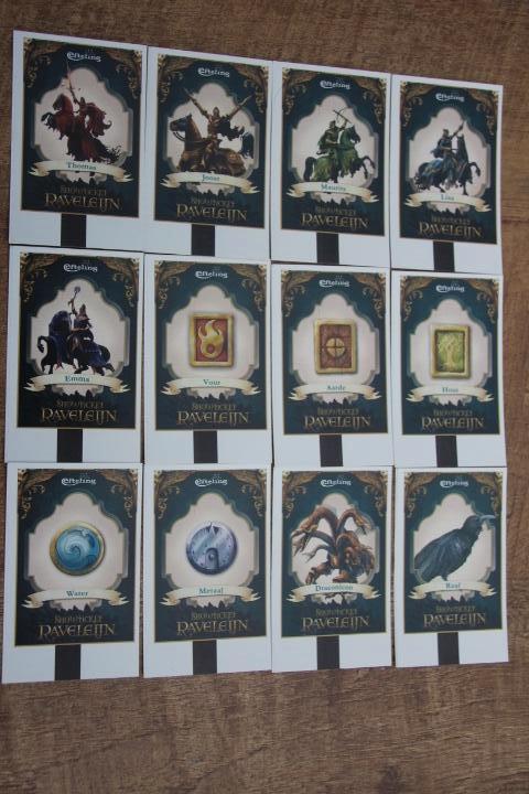 raveleijn  kaartjes serie 2, Ophalen of Verzenden, Zo goed als nieuw, Button of Speldje