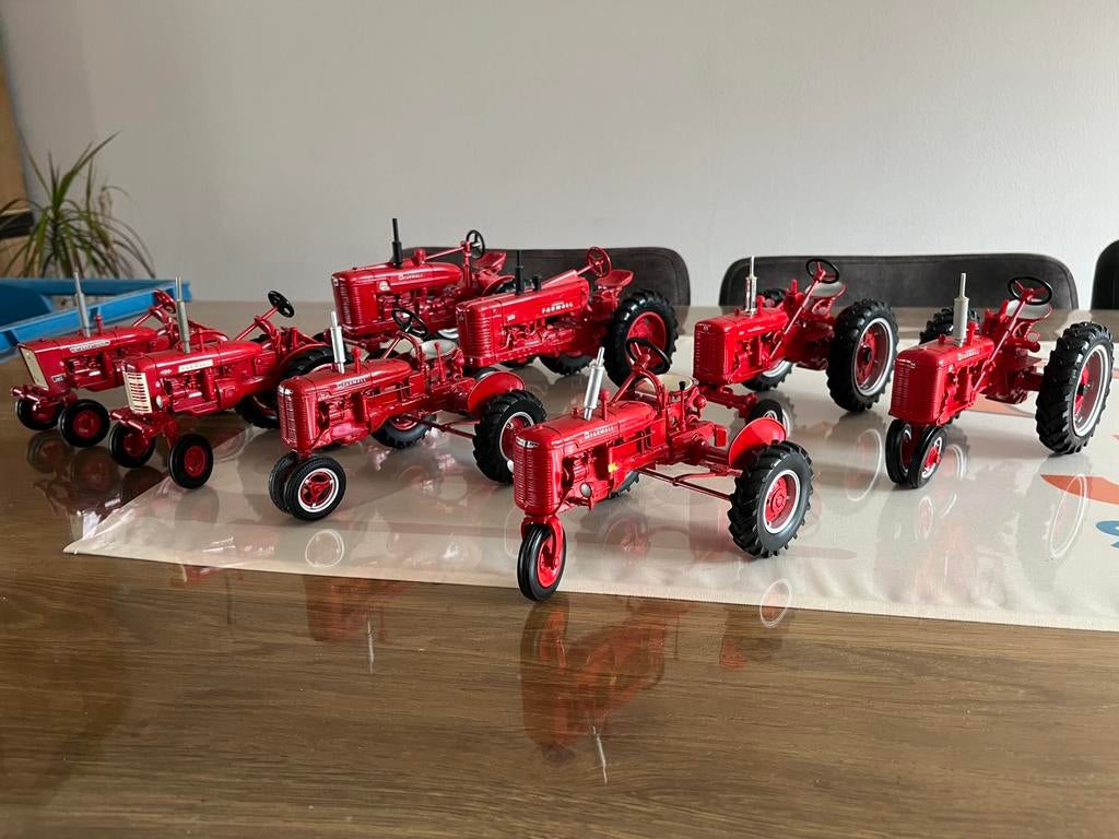 Verzameling Farmall IHC tractors Ertl 1/16, Ophalen of Verzenden, Zo goed als nieuw, Tractor of Landbouw