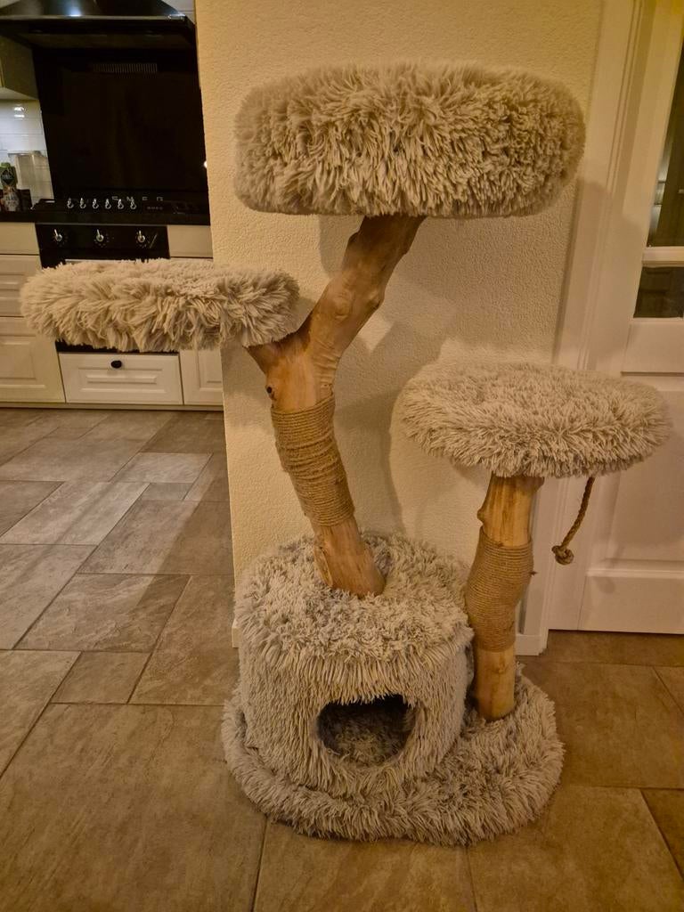 Designed by Lotte Ziza Krabpaal, Ophalen, Zo goed als nieuw, Krabpaal