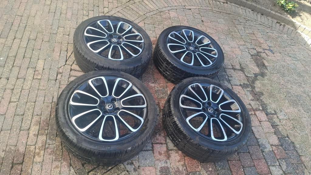Org opel adam velgen 17 inch 2x pirelli 2x continental, 215 mm, 17 inch, Ophalen of Verzenden, Zomerbanden