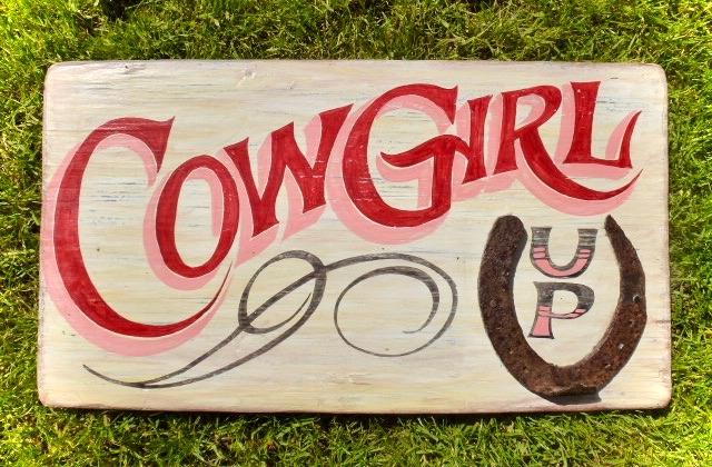 Handgeschilderd tekst bord Cowgirl / western / pinstripe, Huis en Inrichting, Eigen ontwerp, Hout, DeKameraadschap, Dj.kammeraat@telfort.nl
