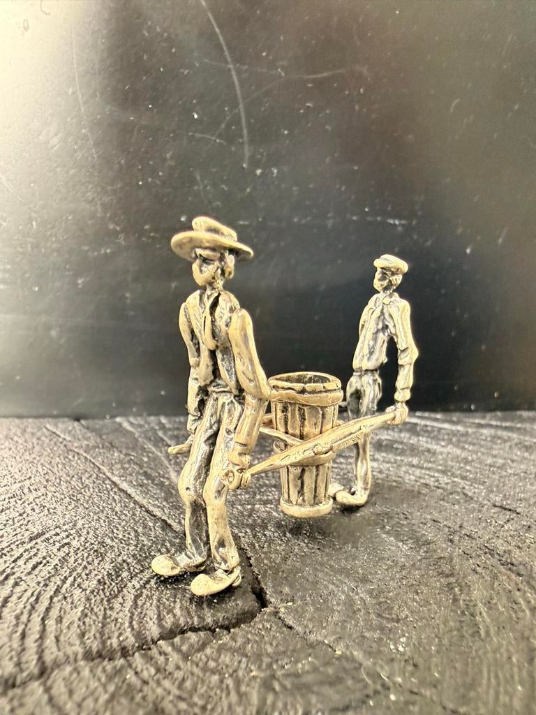 Zilveren 925 Beeldje: Twee Mannen met Kruiwagen, Verzenden, Zilver