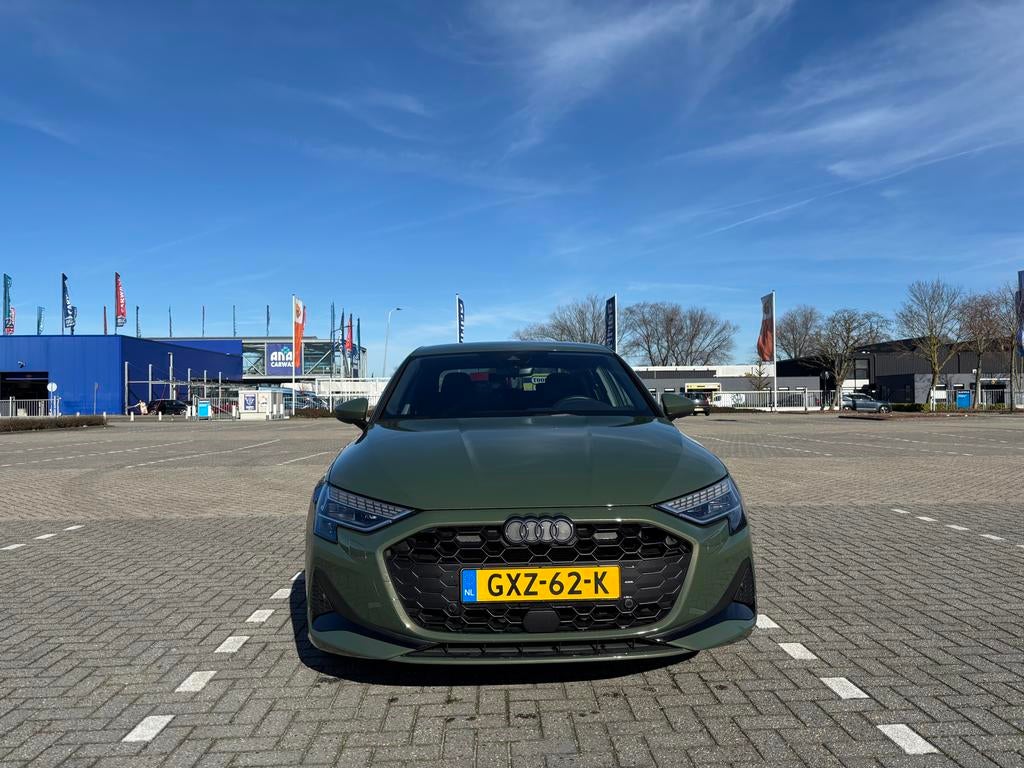 Overname zakelijke lease: Audi A3 Tfsi Mhev S-tronic 2024, Auto's, 1300 kg, 1498 cc, 4 cilinders, 700 kg