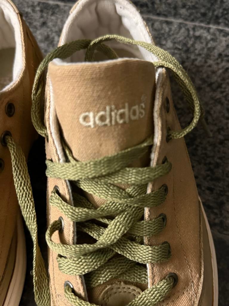 Adidas sneakers met groene veters maat 40, Kleding | Heren, Schoenen, Overige kleuren, Ophalen of Verzenden, Sneakers of Gympen