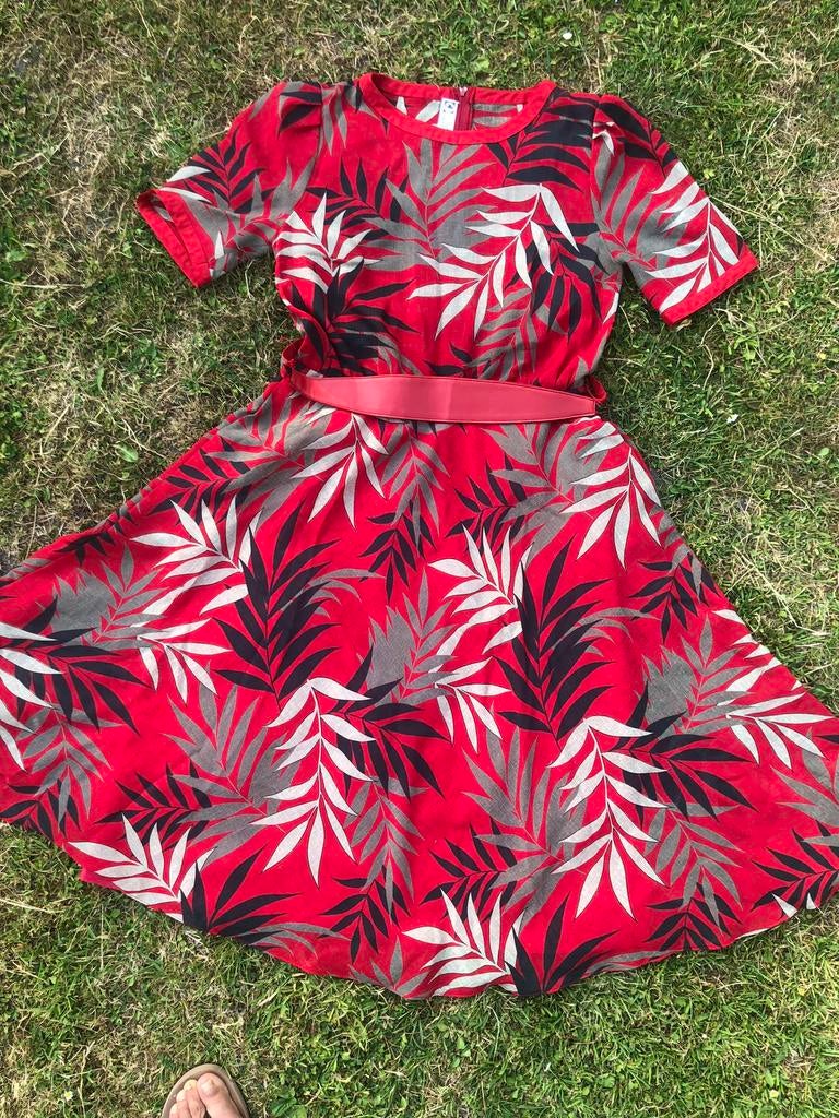 Vintage rode jurk maat 40, Kleding | Dames, Jumpsuits, Ophalen, Zo goed als nieuw, Maat 38/40 (M), Rood