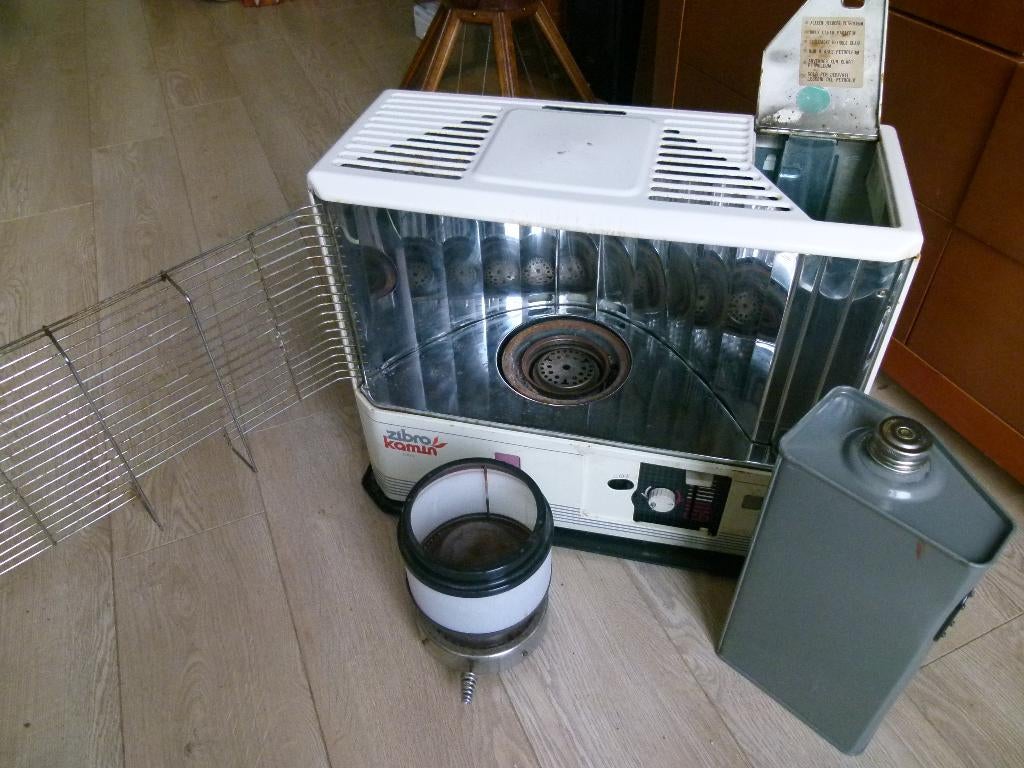 Heel veel ZIBRO KAMIN petroleum kachels ONDERDELEN, Ophalen of Verzenden, Gebruikt, Overige brandstoffen, Petroleumkachel