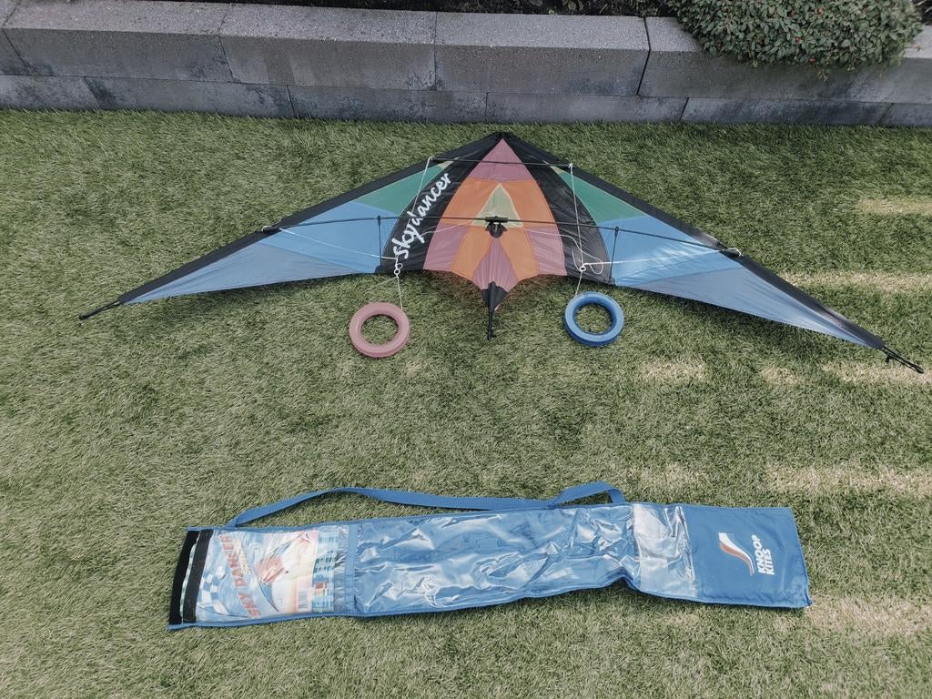 Sky Dancer Vlieger - Kleurrijk en Compleet met Tas, Ophalen of Verzenden, Gebruikt, Tweelijns, Vlieger