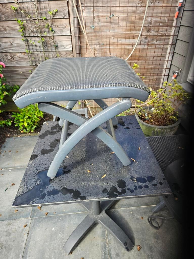 2 x Hartman voetenbank, Ophalen, Kunststof