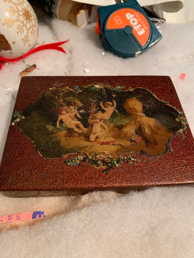 Antiek Engels Naaidoosje/Snuffdoosje met Cherubijntjes, Ophalen of Verzenden