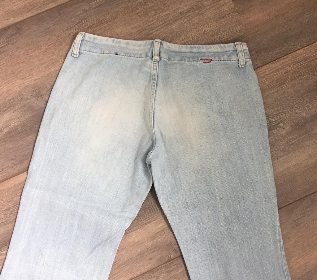 ZGAN Spijkerbroek van Diesel maat 26 (XS/S) - heel leuk!, Kleding | Dames, Ophalen of Verzenden, Zo goed als nieuw, Blauw, W27 (confectie 34) of kleiner