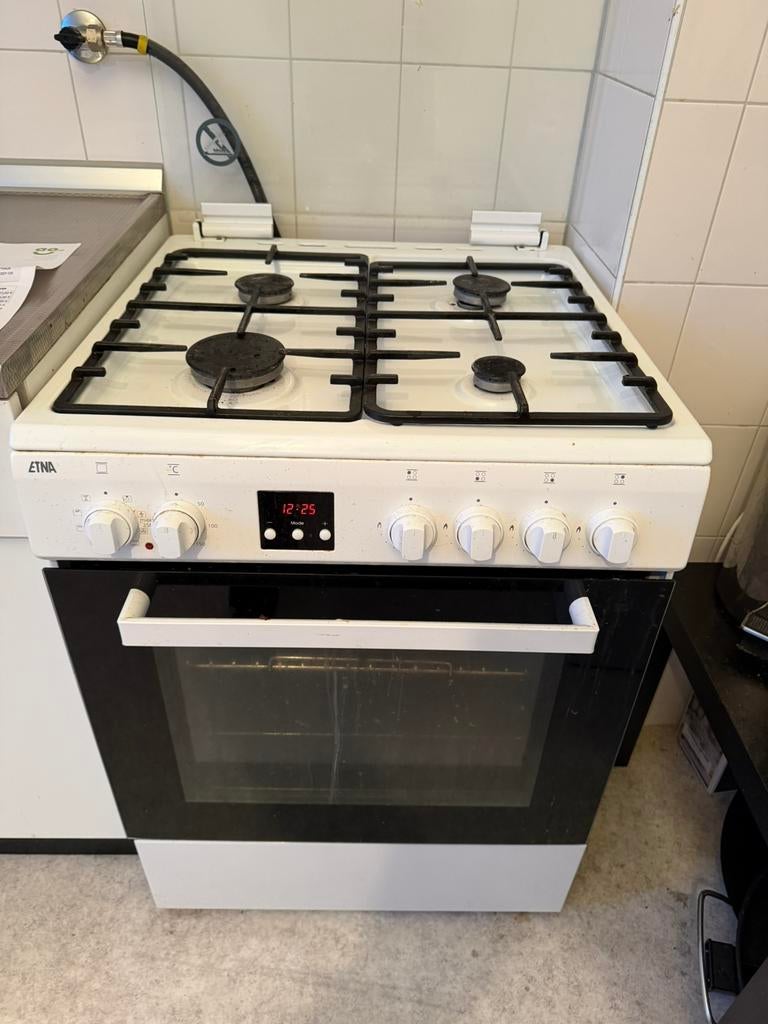 Atag gasfornuis uit 2019, Witgoed en Apparatuur, Fornuizen, Ophalen, 4 kookzones, Zo goed als nieuw, Gas