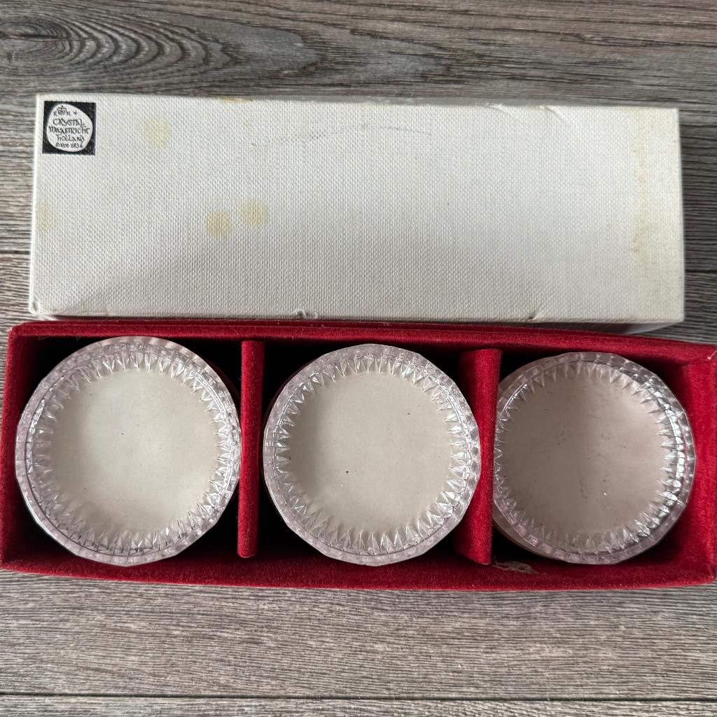 Set van 12 Kristallen Onderzetters Kroon Crystal Maastricht, Ophalen of Verzenden, Gebruikt, Glas of Kopje