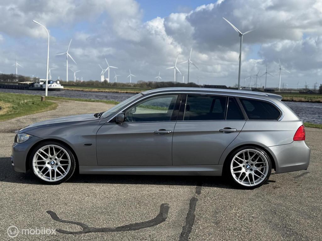 BMW 3-serie Touring 318i Corporate Lease M Sport Edition, Auto's, Euro 5, 4 cilinders, Origineel Nederlands, Handgeschakeld