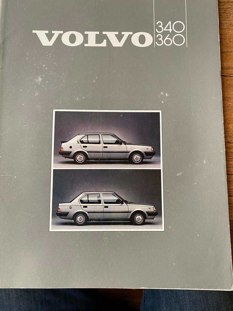 VOLVO 340/360 - 1985 Autofolder, Verzenden, Zo goed als nieuw, Volvo