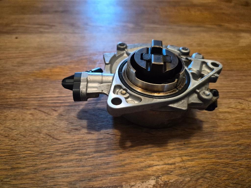vacuumpomp / onderdrukpomp BMW 1-serie, Auto-onderdelen, Motor en Toebehoren, Ophalen of Verzenden, Gebruikt, BMW