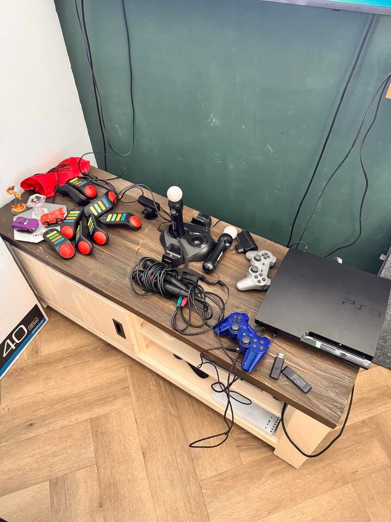 Complete PlayStation 3 set met BUZZ + 13 games, Ophalen, Gebruikt, Met 2 controllers, 320 GB