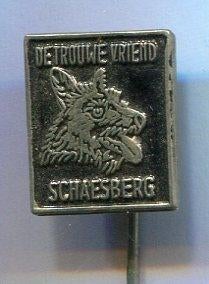 De trouwe vriend Schaesberg zwart op koper speldje ( N_065a), Verzenden, Zo goed als nieuw, Dier of Natuur, Speldje of Pin