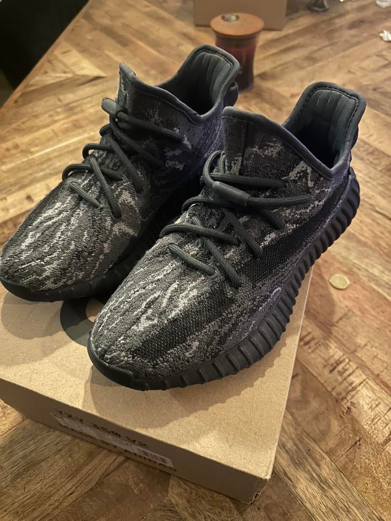 Adidas Yeezy boost MX V2 maat 39 1/3, Ophalen of Verzenden, Zo goed als nieuw, Sneakers of Gympen