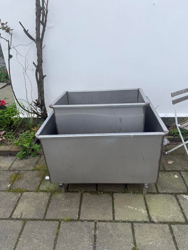 stalen vat / steel barrel, 2 available, with outlet, 150 liter of meer, Ophalen, Zo goed als nieuw, Metaal