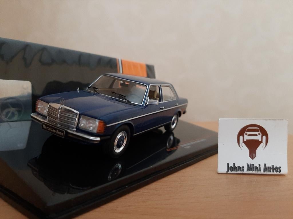 Mercedes Benz W123 1976 donkerblauw van IXO 1:43