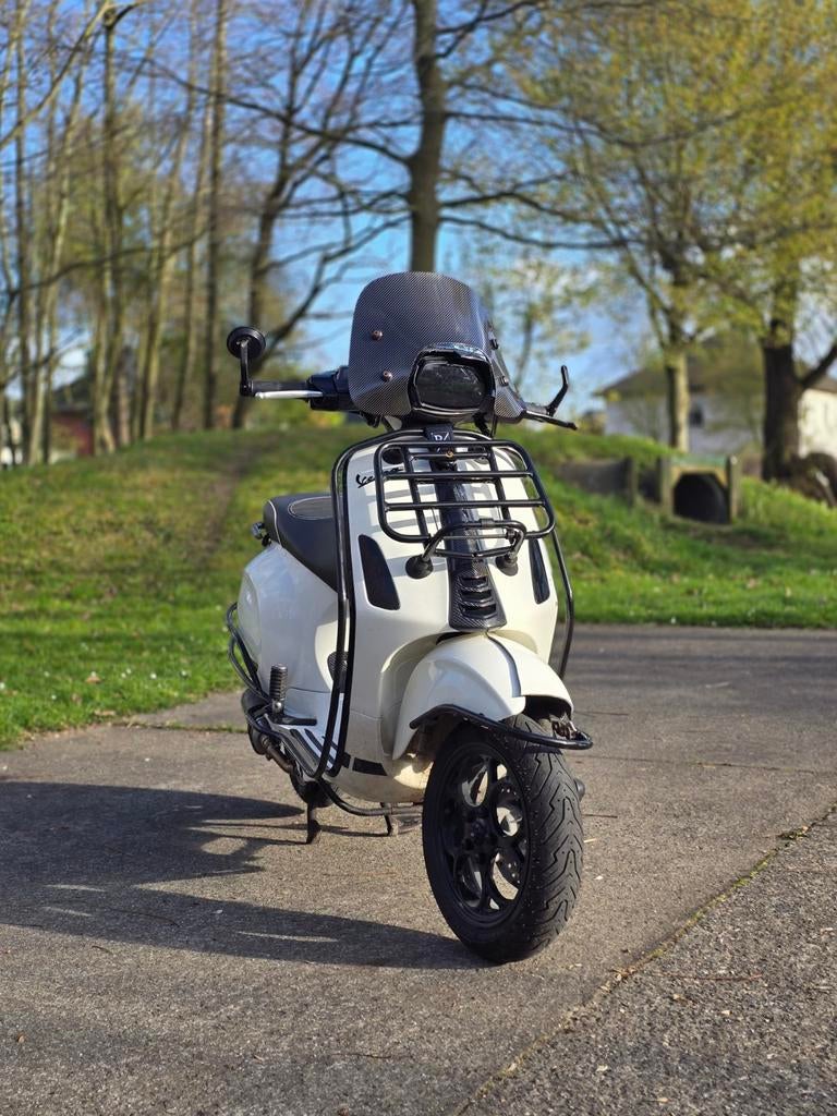 Vespa sprint 50cc bromfiets geel kenteken, Fietsen en Brommers, Scooters | Vespa, Ophalen, Gebruikt, Maximaal 45 km/u, Vespa S
