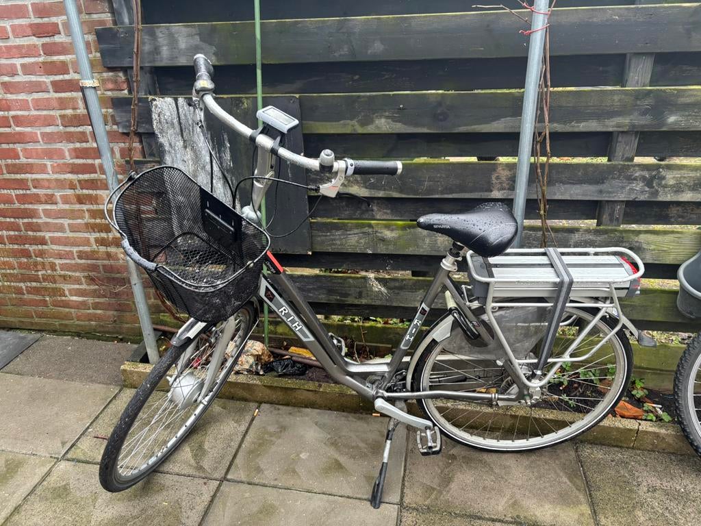R.I.H. Omega Elektrische Fiets nieuwe banden, Fietsen en Brommers, Elektrische fietsen, Ophalen of Verzenden, Zo goed als nieuw