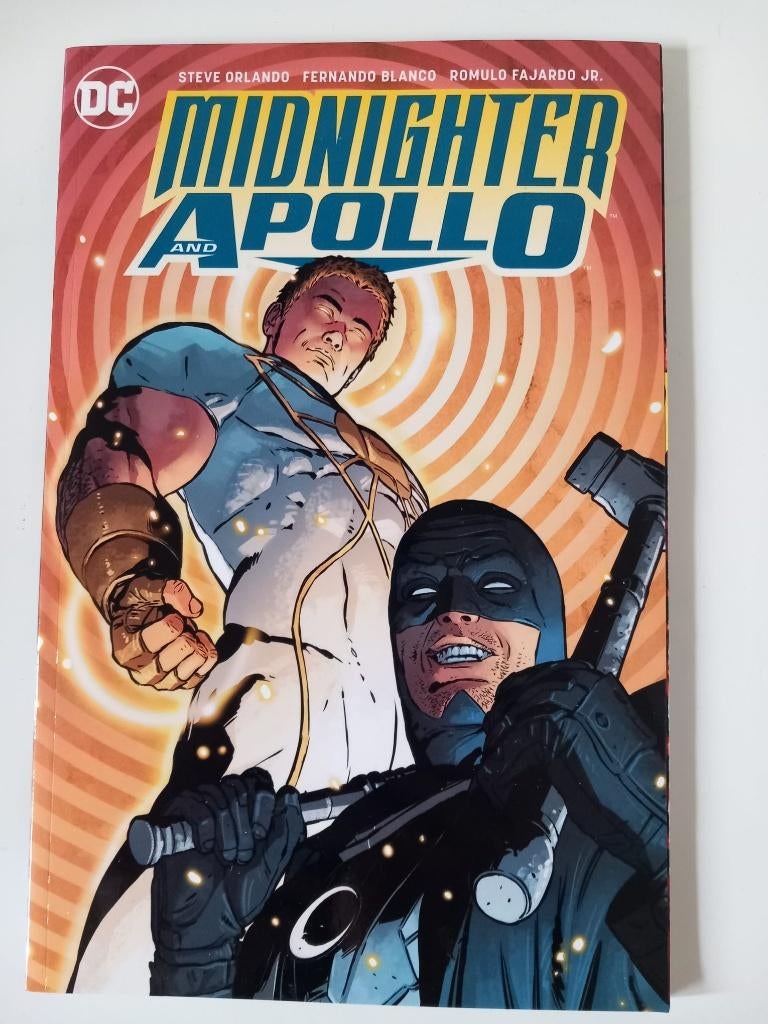 DC - Midnighter and Apollo TPB (Nijmegen oost), Amerika, Ophalen of Verzenden, Zo goed als nieuw, Meerdere comics