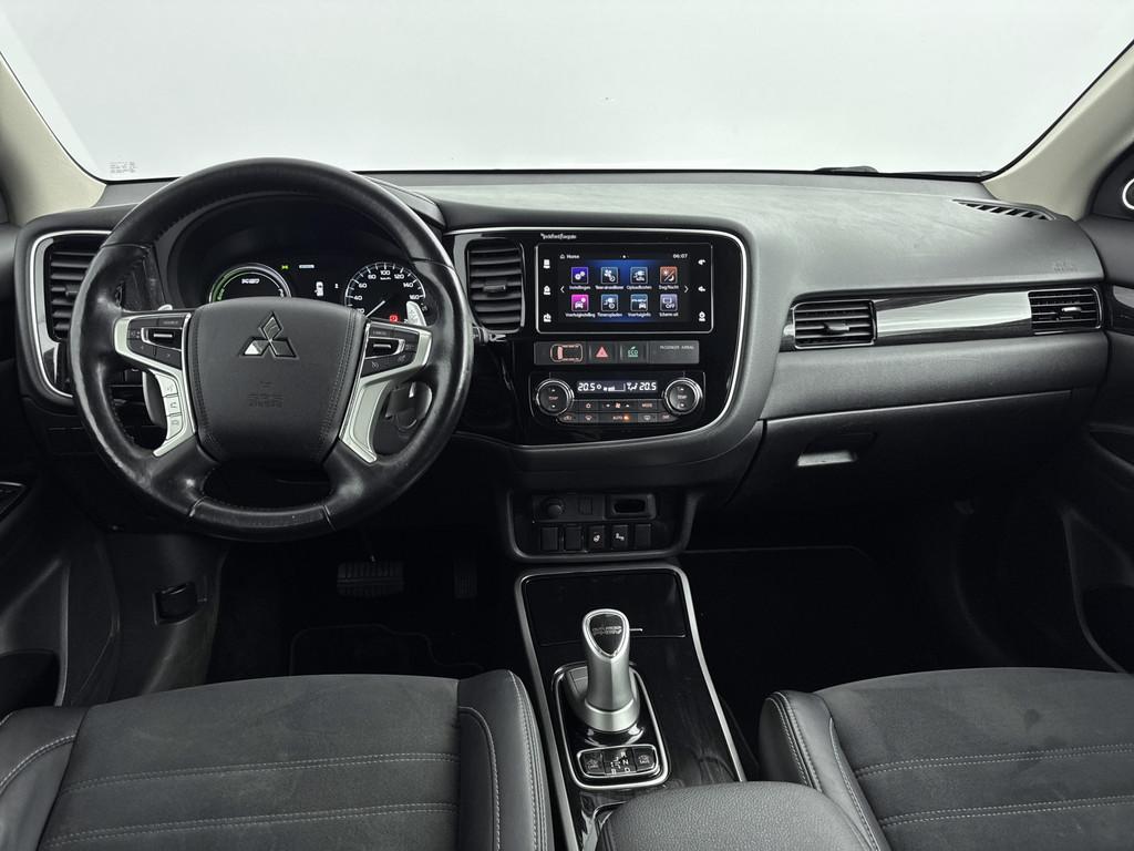 Mitsubishi Outlander 2.0 Hybride Premium // STUUR+STOEL VERW, 1998 cc, LED verlichting, 4 cilinders, Zwart