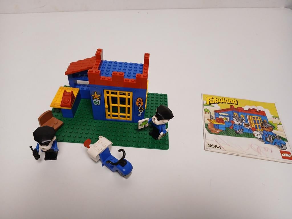 Vintage lego fabuland 3664 police station met boekje, Ophalen of Verzenden