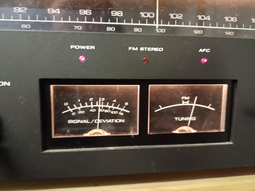 Akai AT-2600 Stereo Tuner, Ophalen