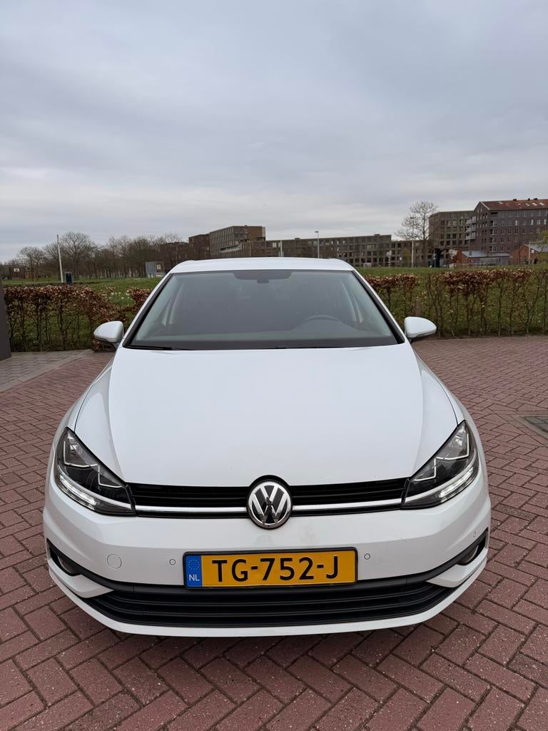 Volkswagen Golf 7,5 1.0 TSI 85KW Hatchback 2018 Wit, Stof, Zwart, 610 kg, Origineel Nederlands