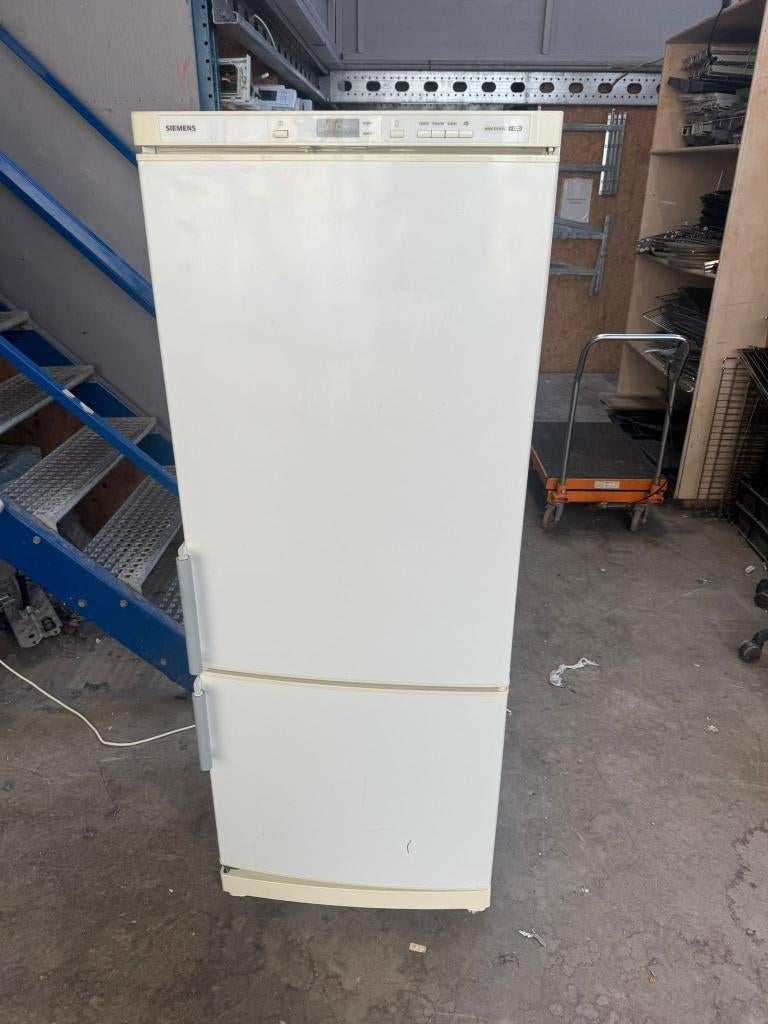 Siemens koelkast schoon garantie bezorging, Witgoed en Apparatuur, Koelkasten en IJskasten, 150 tot 200 liter, Zo goed als nieuw