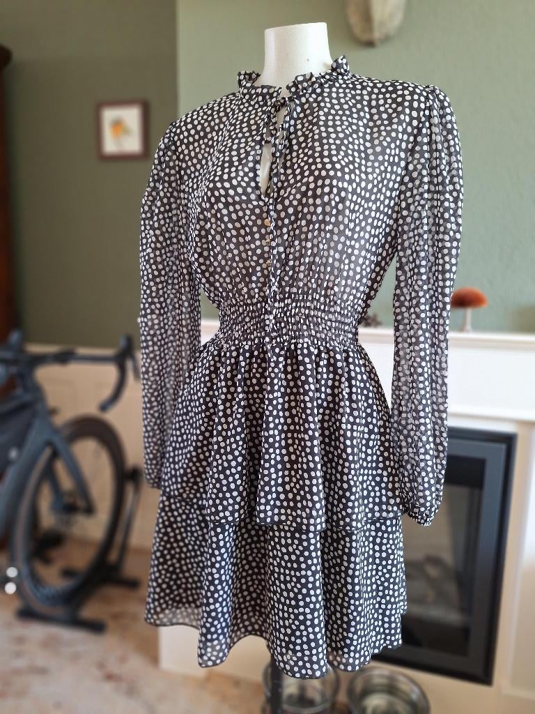 Rinascimento getailleerd zwart wit polkadot jurk XL, Verzenden, Zwart, Zo goed als nieuw, Knielengte