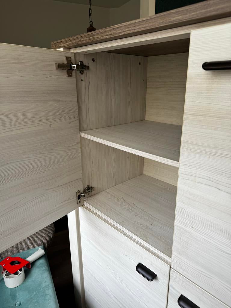 Gratis af te halen: Gebruikte kast met 4 deuren (150x120x50), Ophalen of Verzenden, Gebruikt