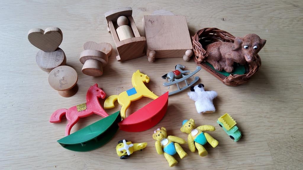 Vintage poppenhuis meubeltjes hobbelpaard hond handpop beer., Ophalen of Verzenden, Gebruikt, Poppenhuis