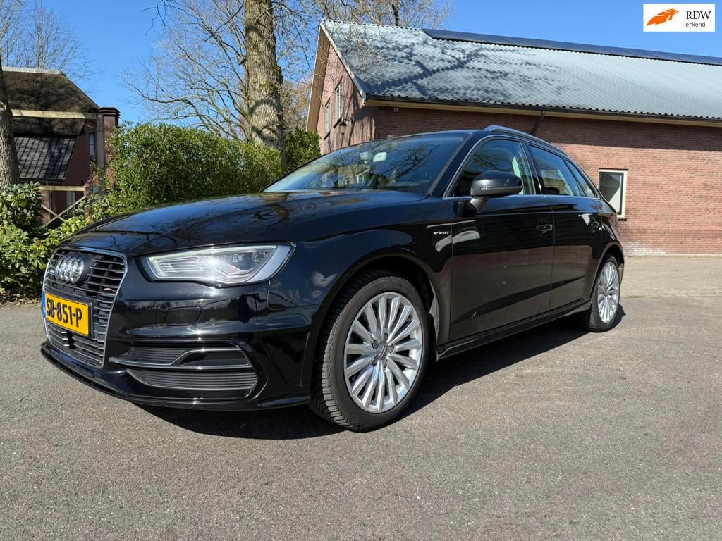 Audi A3 Sportback 1.4 e-tron PHEV Attraction Pro Line plus, 8 kWh, Gebruikt, 4 cilinders, 150 pk