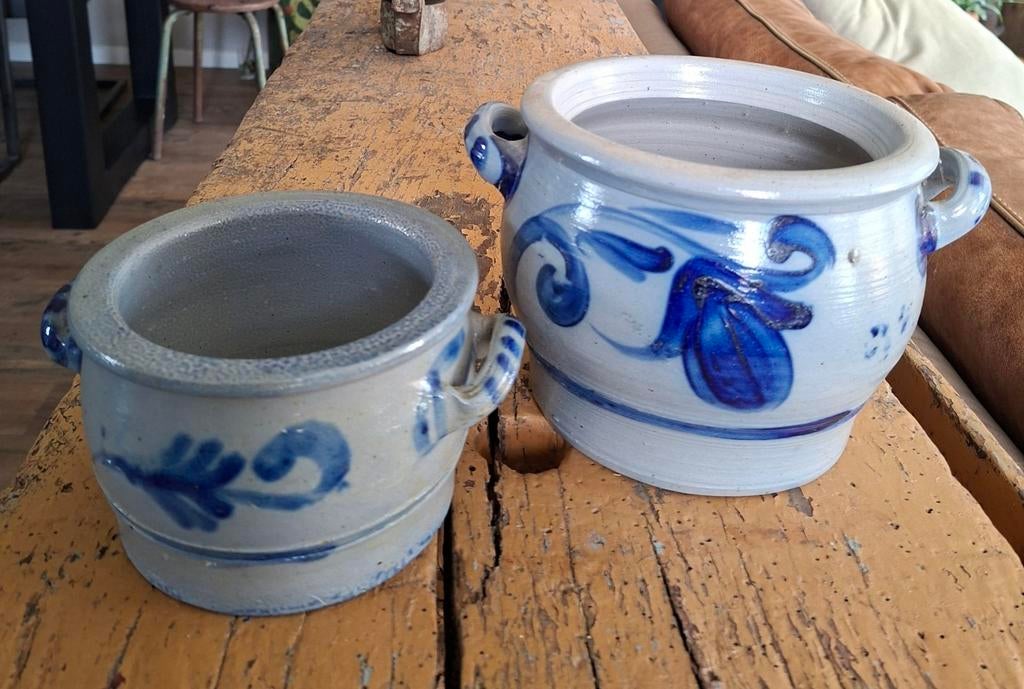 2 keulse potten, Antiek en Kunst, Antiek | Keramiek en Aardewerk, Ophalen of Verzenden