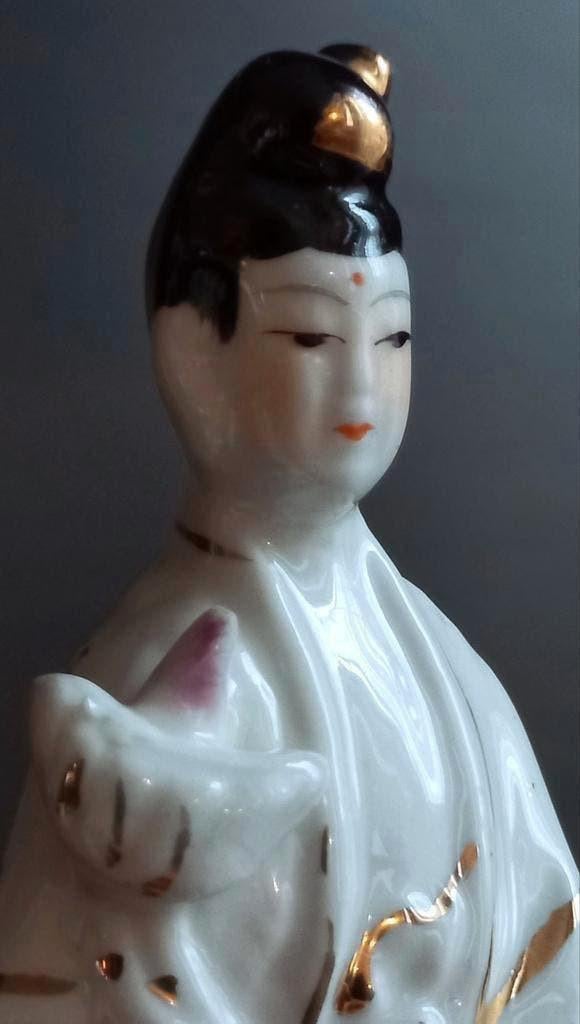 Handgeschilderd vrouw porseleinen beeldje, Ophalen of Verzenden