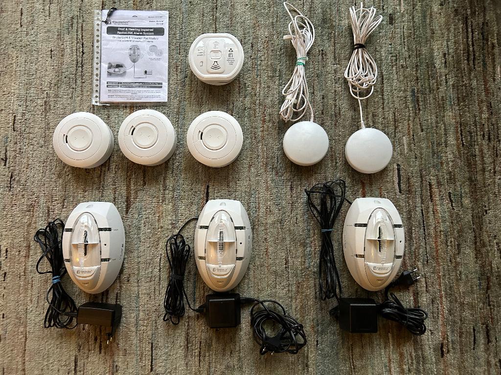 Componenten van Ei alarm systeem voor ouderen & doven, Gebruikt, Ophalen of Verzenden, Compleet systeem, Rook