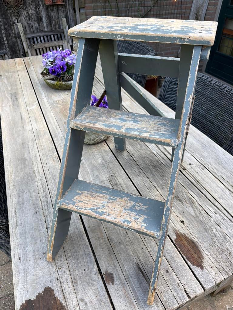 Leuk houten trapje - Vintage inklapbare keukentrap, Doe-het-zelf en Verbouw, Ladders en Trappen, Ophalen, Gebruikt, Trap, Opvouwbaar of Inschuifbaar