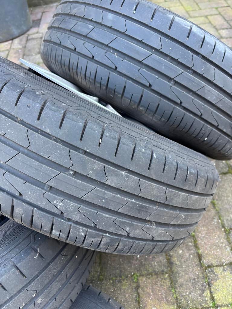 Stalen velgen met Hankook banden, 16 inch, Banden en Velgen, Ophalen of Verzenden, Zomerbanden